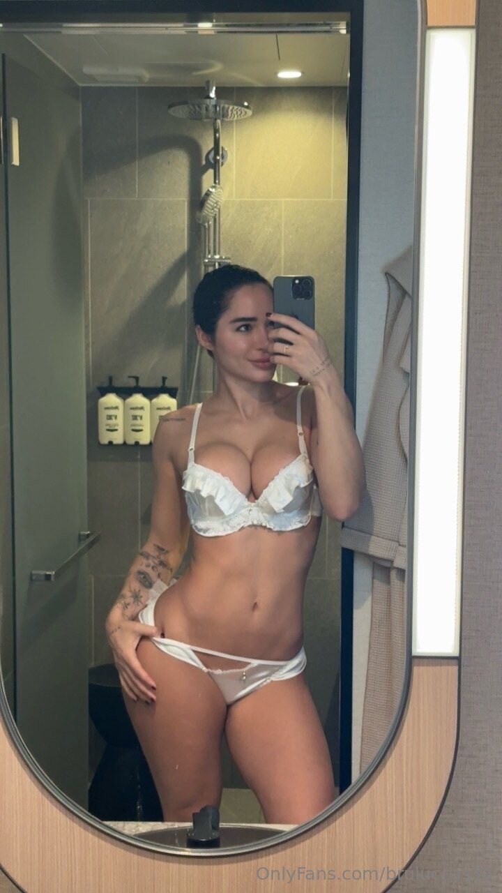 Bruna Luccas Photo #201