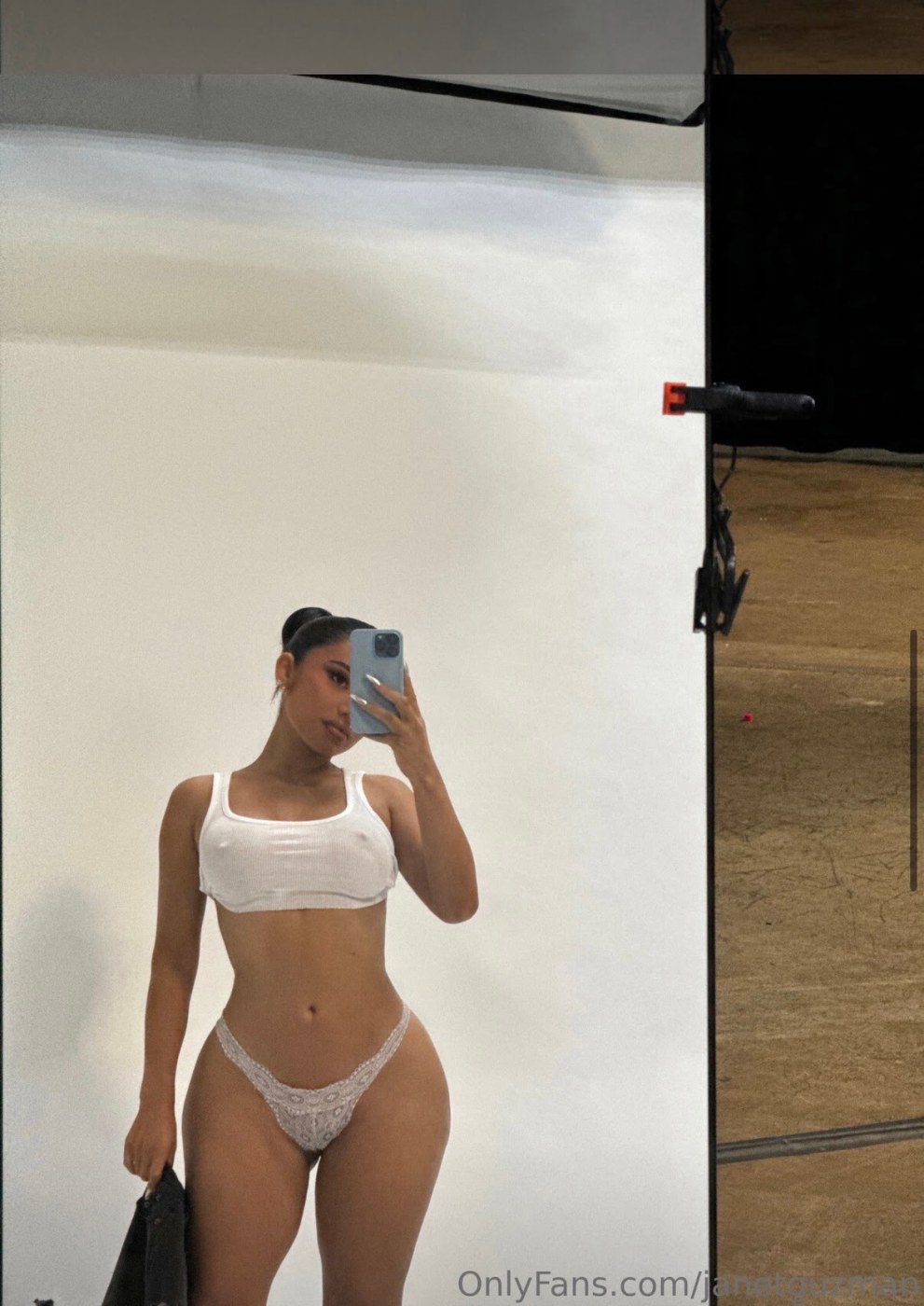 Janet Guzman Photo #81
