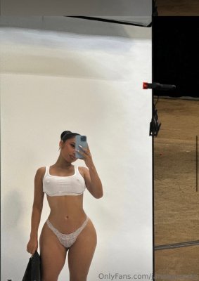 Janet Guzman Photo #81