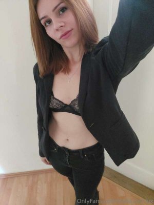 nisha.red.fox Post #4