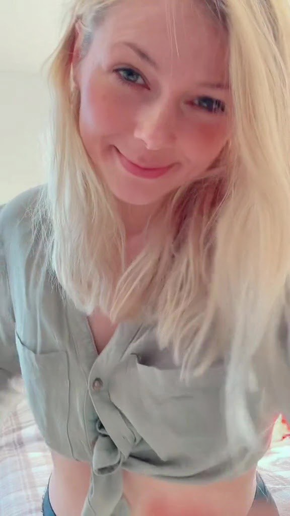 SmileyDani158 Photo #1
