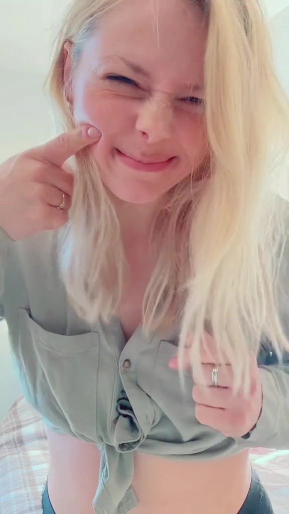 SmileyDani158 Photo #4
