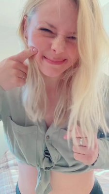 SmileyDani158 Photo #4