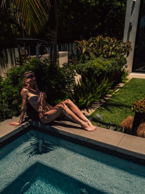 Bella White Photo #54