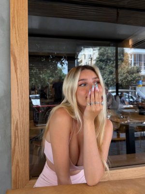 Ella Netzer Photo #85