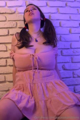squeakymittens Photo #32