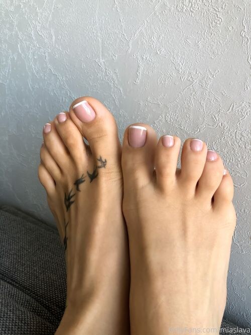 Alice Redlips Photo #40