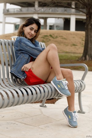 Mia Valentine Photo #80