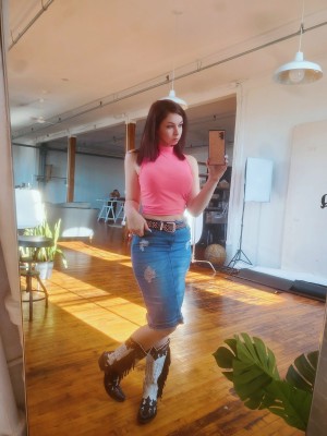 Dawn Willow Photo #20