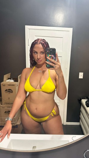 Yesjulz Photo #32