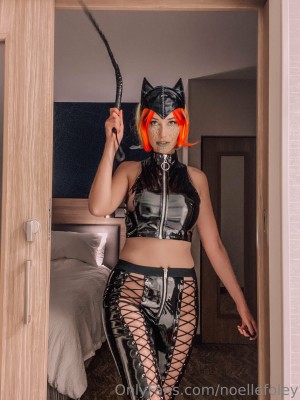 Noelle Foley Photo #18