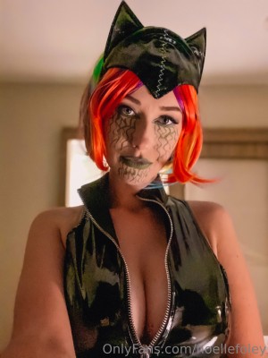 Noelle Foley Photo #24