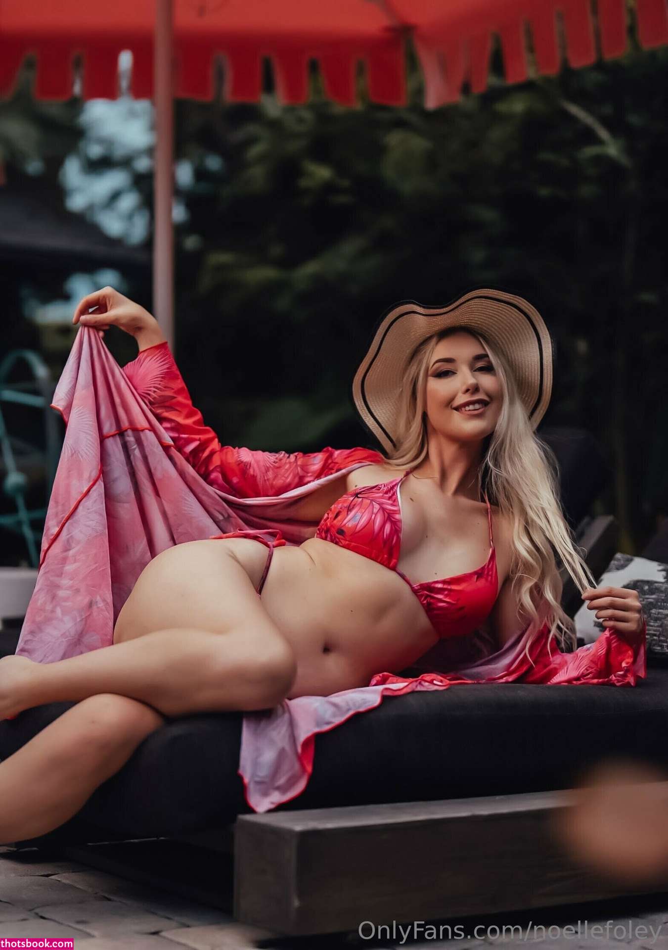 Noelle Foley Photo #99