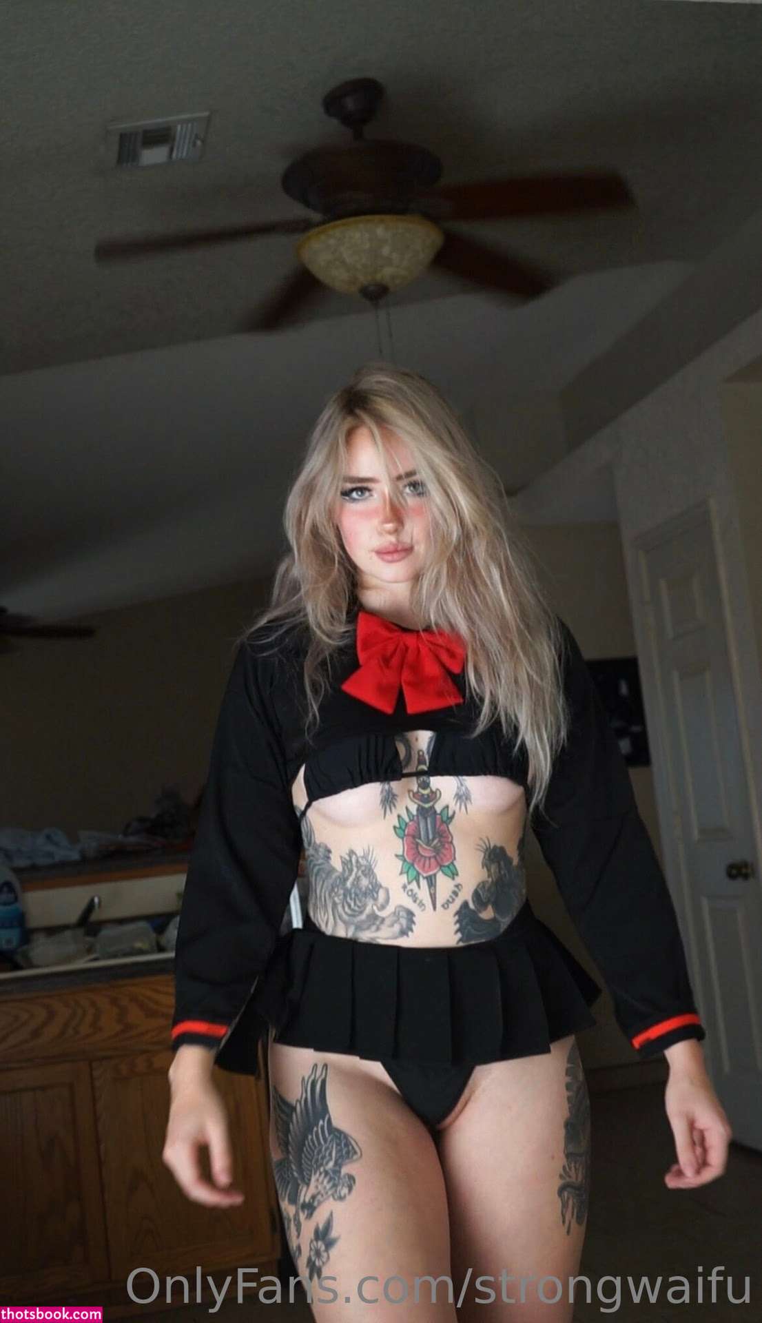 Strongwaifu Photo #113