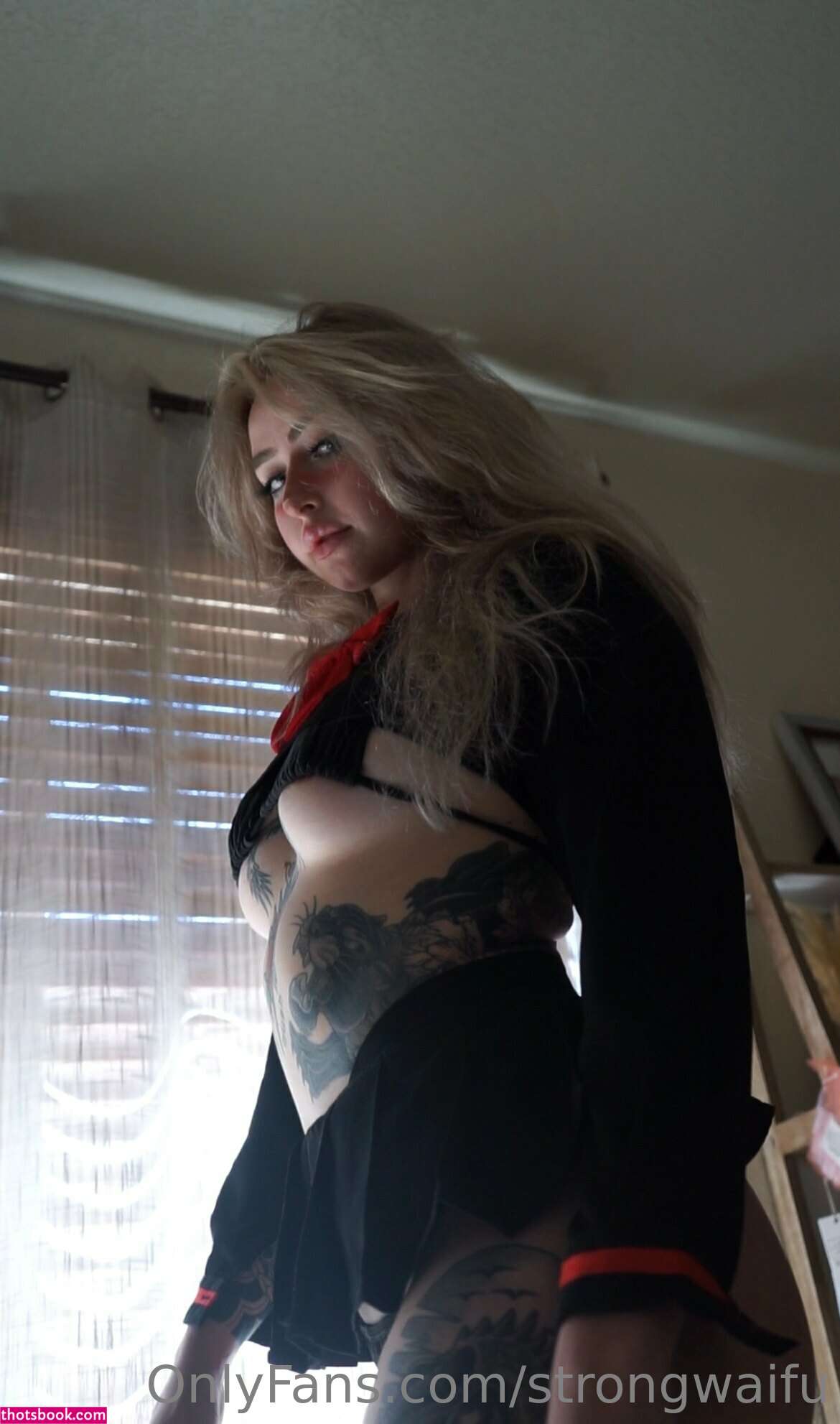 Strongwaifu Photo #116