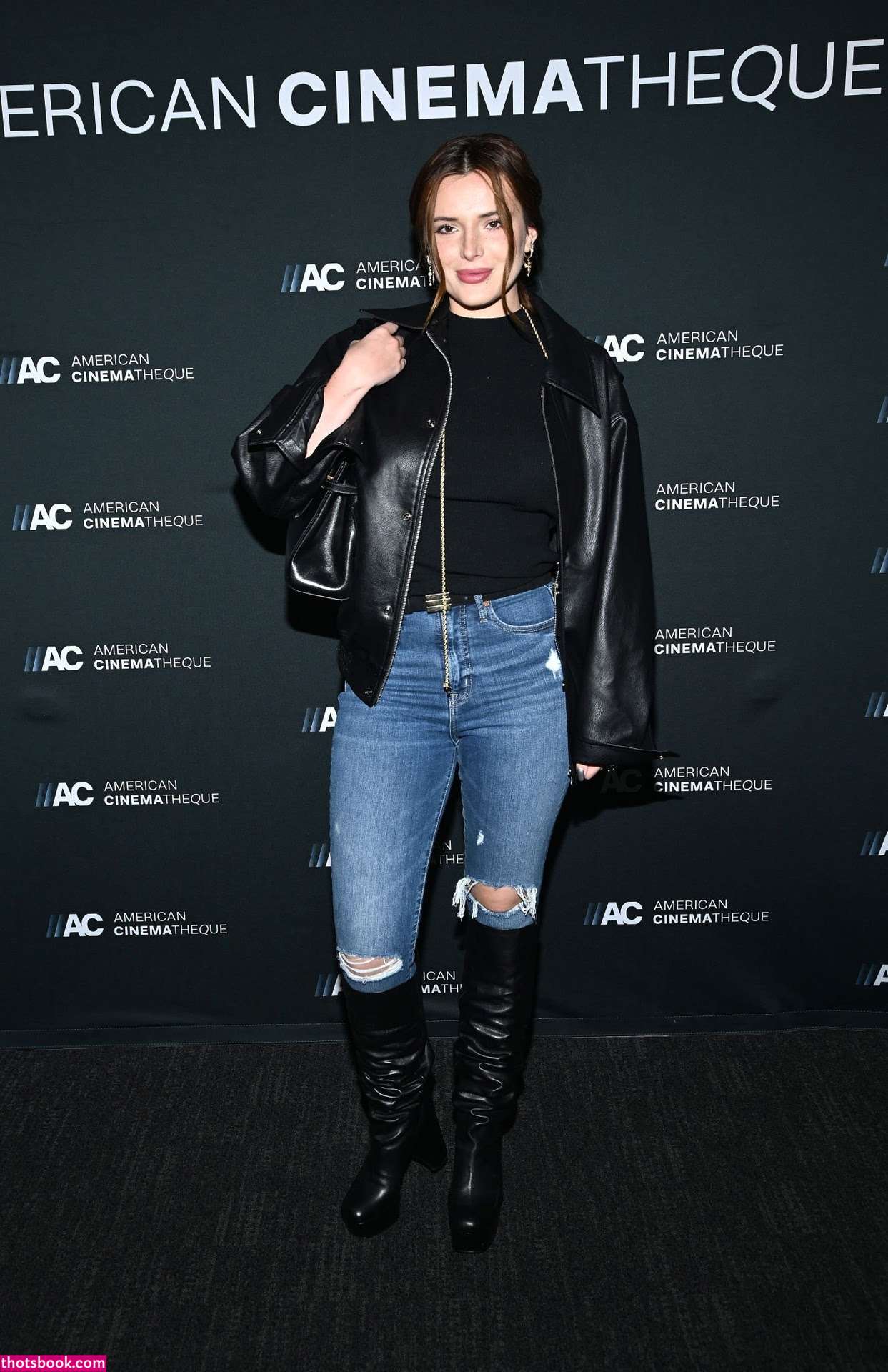 Bella Thorne Photo #299