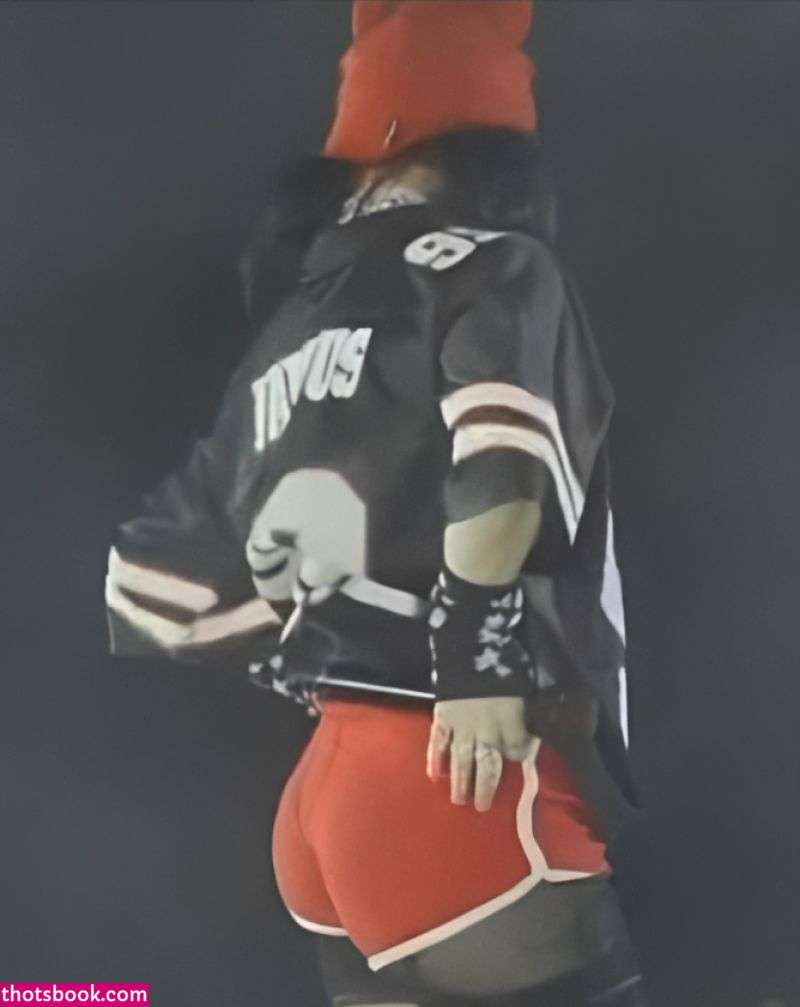 Billie Eilish Photo #70