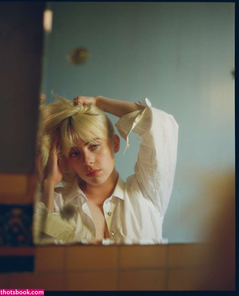 Billie Eilish Photo #75