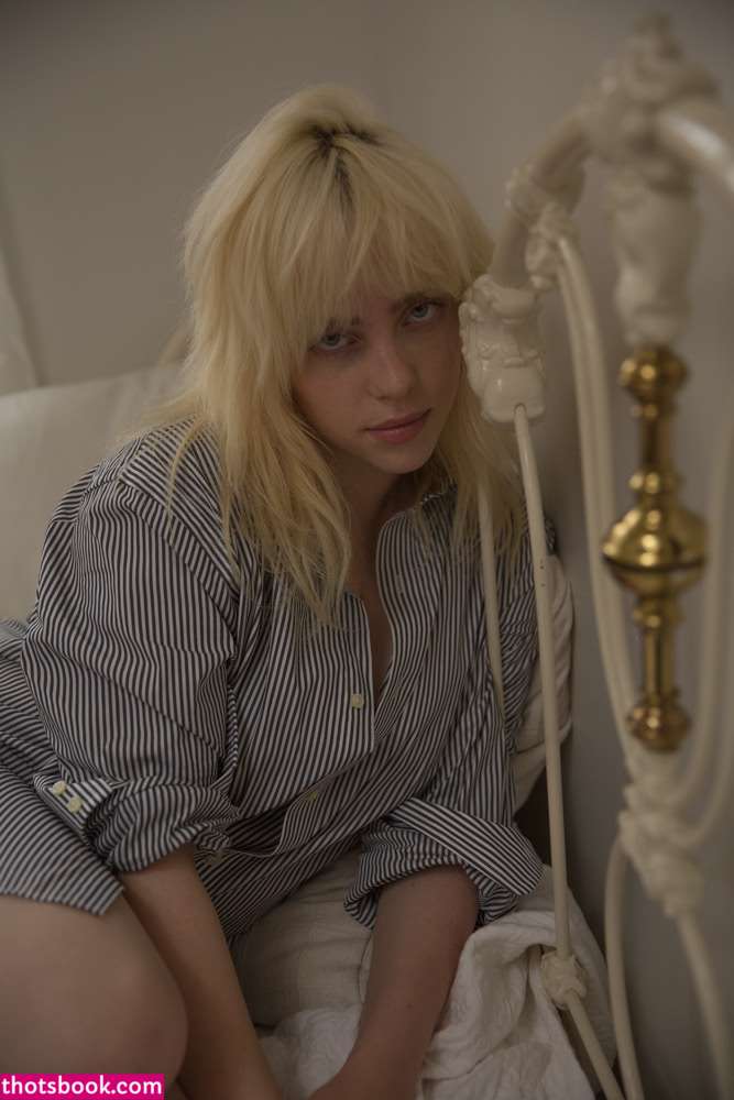Billie Eilish Photo #99