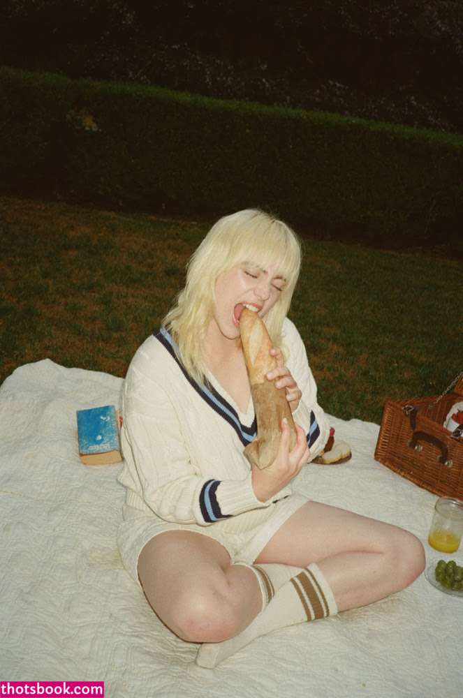 Billie Eilish Photo #108