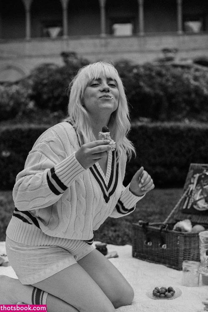 Billie Eilish Photo #143