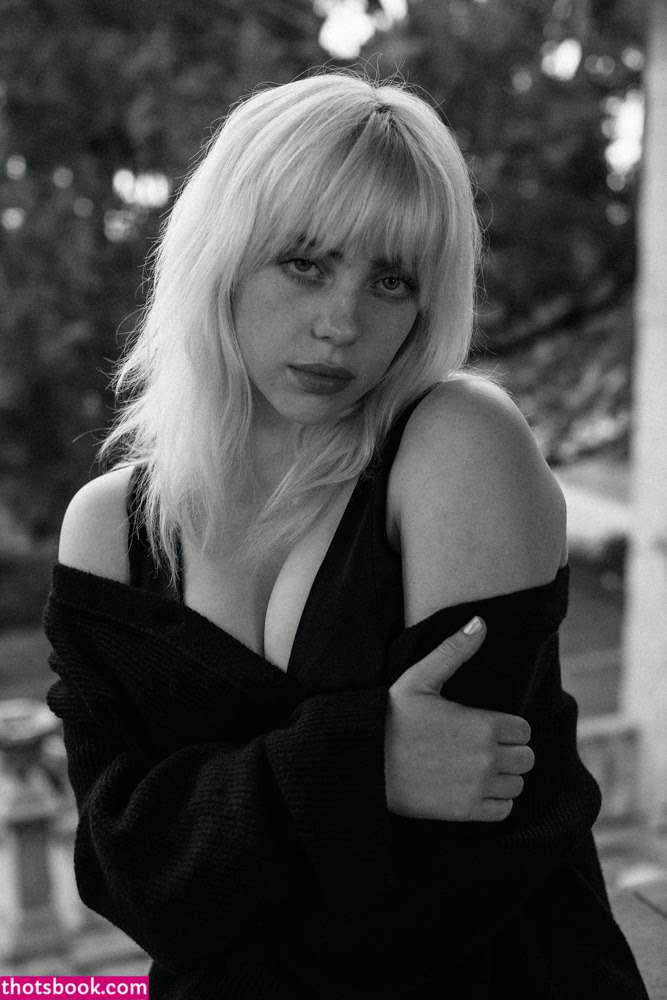 Billie Eilish Photo #155