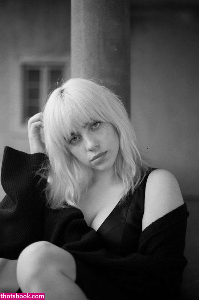 Billie Eilish Photo #178