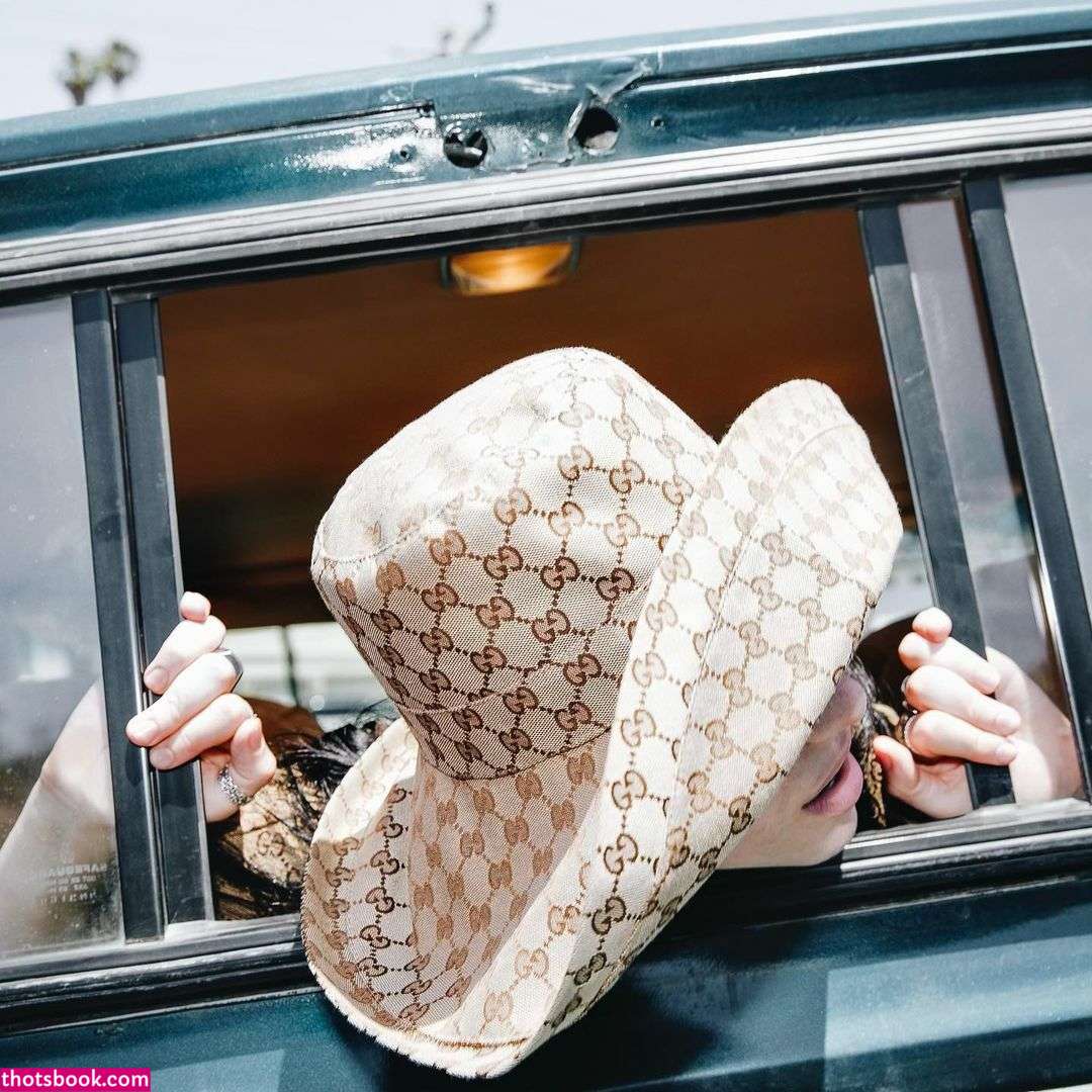 Billie Eilish Photo #197