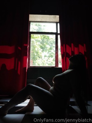 Jennybiatch Photo #1