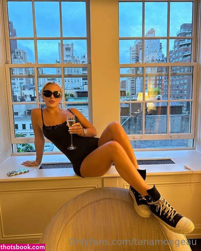 Tana Mongeau Photo #135