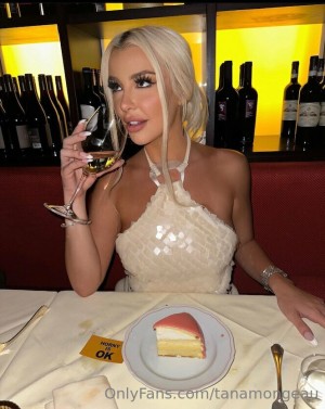 Tana Mongeau Photo #141