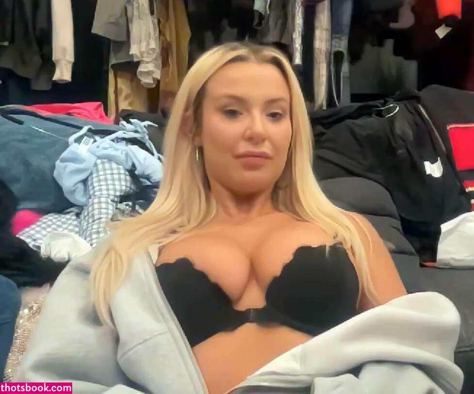 Tana Mongeau Photo #146