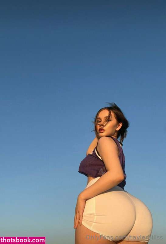 Tayler Hills Photo #249