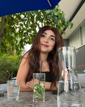 Alexa Mansour Photo #6