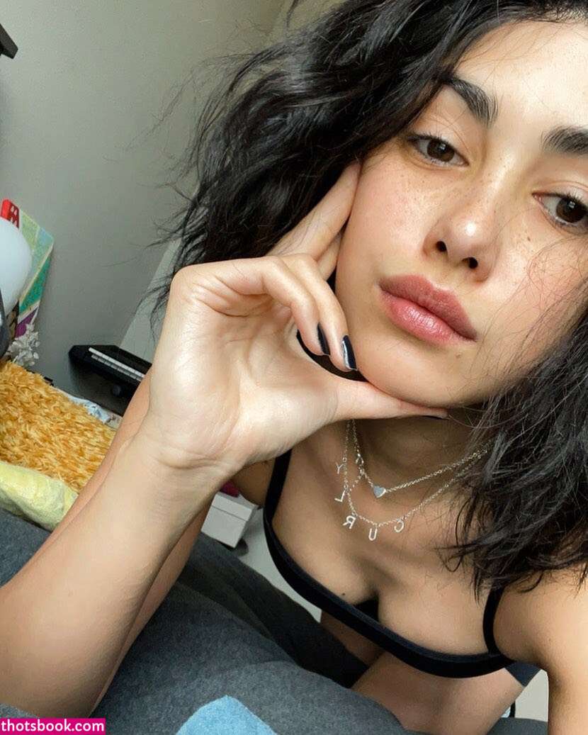 Alexa Mansour Photo #19