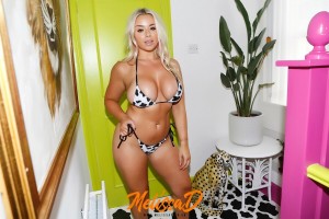 Melissa Debling Photo #64