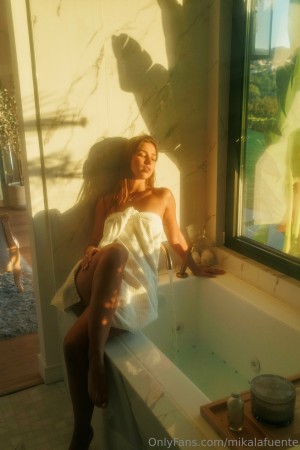 Mikaela Lafuente Photo #19