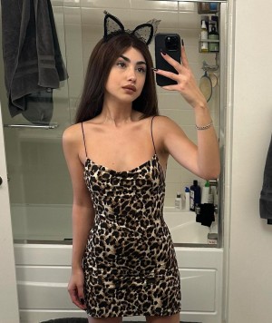 Alexa Mansour Photo #31