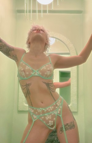 Comicbookgirl19 Photo #2