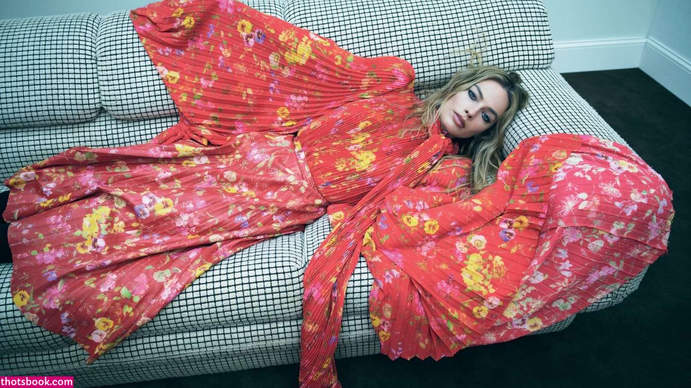 Margot Robbie Photo #3