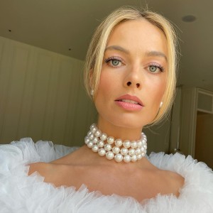 Margot Robbie Photo #9