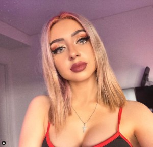 Angelmelly Photo #27