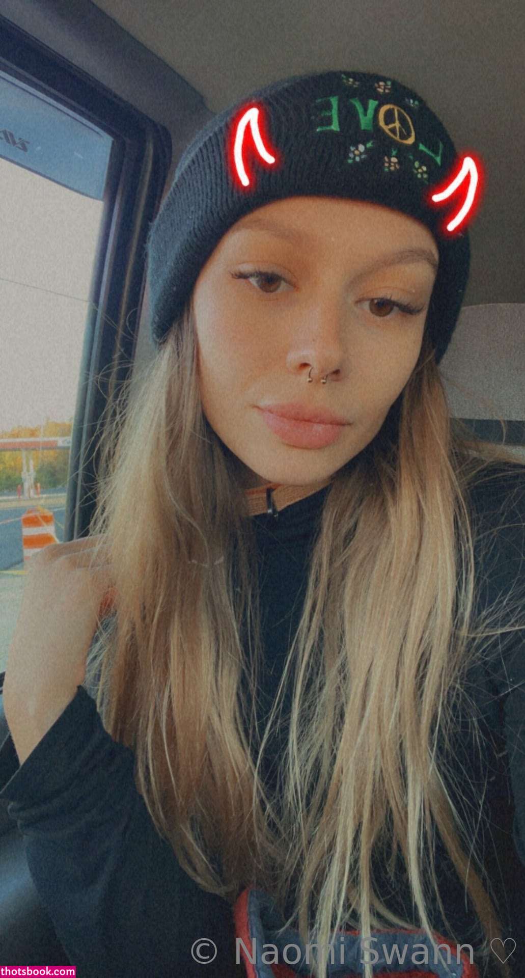 Naomi Swann Photo #43