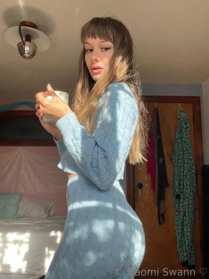 Naomi Swann Photo #59