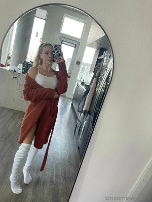 Naomi Swann Photo #99