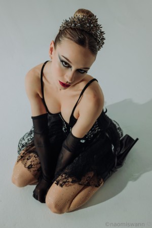 Naomi Swann Photo #115