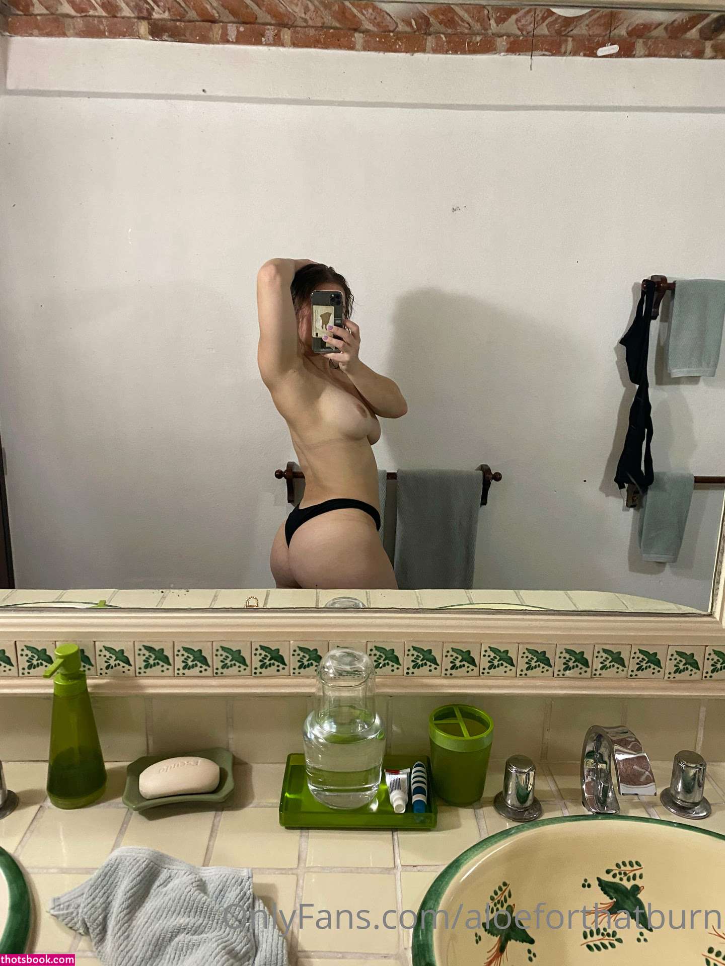 Aloeforthatburn Photo #118