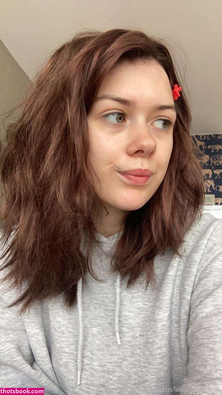 Levana Banana Photo #18