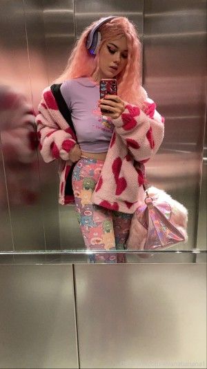 Levana Banana Photo #20