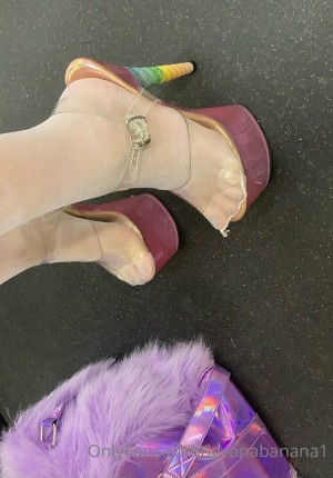 Levana Banana Photo #136